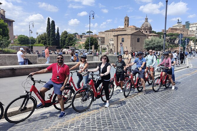 Private Sacred Relics Jubilee Bike Tour - Trevi Fountain: the coin toss, plus a “stay moving” mindset