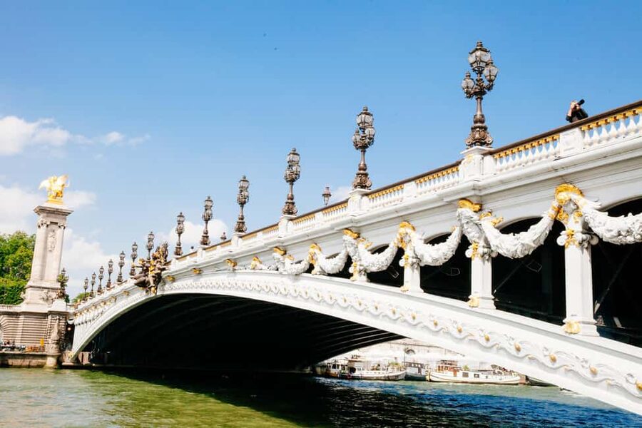 Private Secrets of Paris Bike Tour - Pantheon stop: France’s big figures, explained on the move