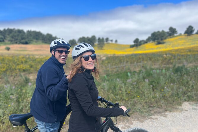 Relaxed E-bike in the backroads of Cascais and Sintra - Hotel pickup, helmets, and a first hour that gets you confident