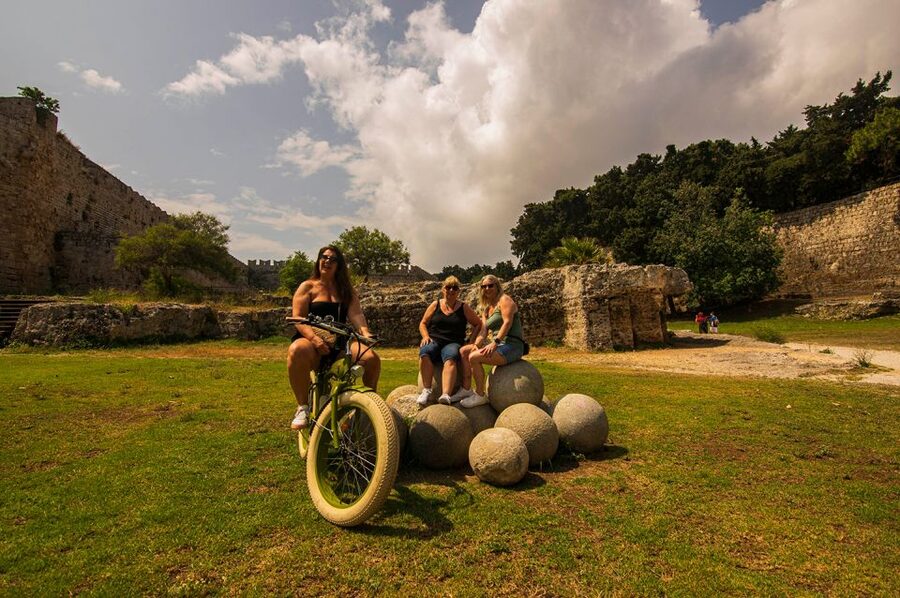 Rhodes: E-bike Highlights Sunset or Morning Photo Tour - Mandraki Harbour and the Colossus of Rhodes Story
