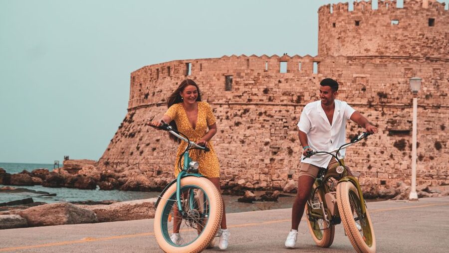 Rhodes: Retro eBike Highlights Tour w/ Personal Photographer - Palace of the Grand Master: a quick photo stop with big atmosphere