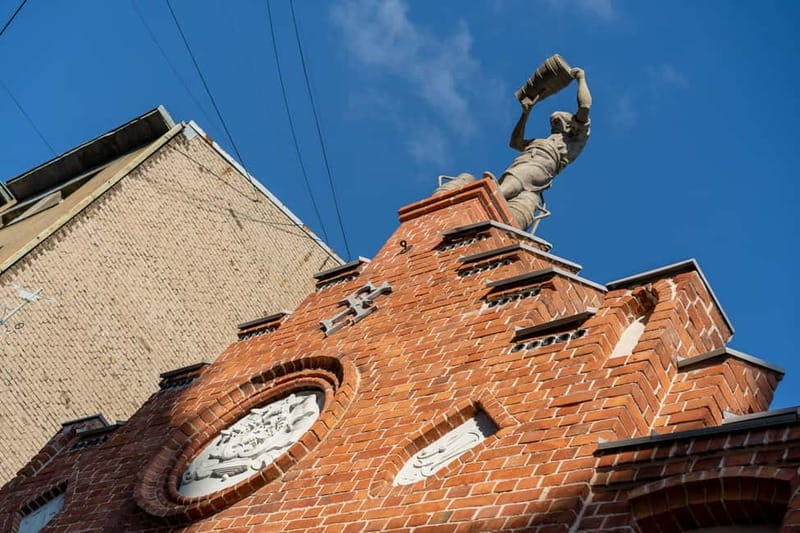 Riga Explorer Bike Tour - Great Cemetery: a park and a memorial in the same place