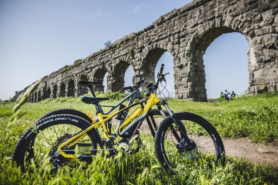 Rome: Appian Way Aqueducts Bike Tour (UPG Catacombs & Lunch) - Guides and group vibe: why the ride feels easy