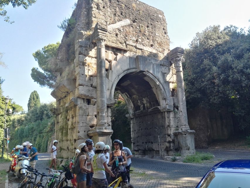Rome: Appian Way Aqueducts Bike Tour (UPG Catacombs & Lunch) - From Colosseo Metro to Porta San Sebastiano: getting rolling fast