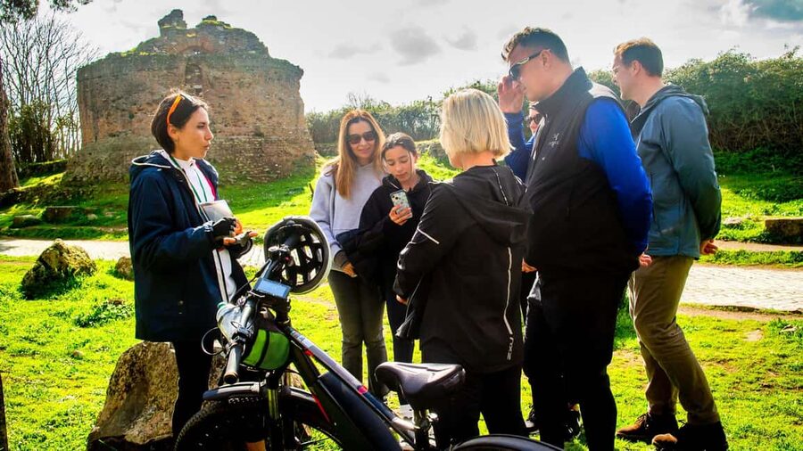 Rome: Appian Way Aqueducts Bike Tour (UPG Catacombs & Lunch) - Parco degli Acquedotti: where six aqueducts meet the city’s water problem