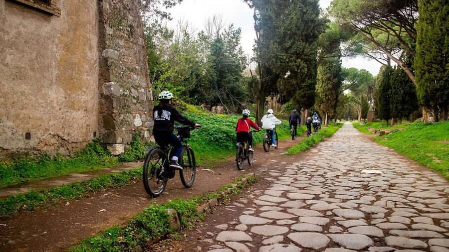 Rome: Appian Way Aqueducts Bike Tour (UPG Catacombs & Lunch) - Villa dei Quintili, Tomb of Cecilia Metella, Circus of Maxentius: big names, good pacing
