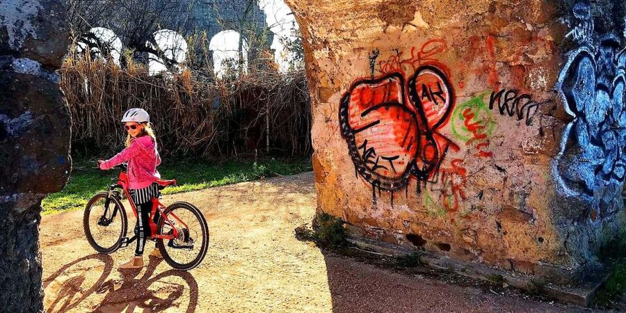 Rome: Appian Way & Catacomb Sunset E-bike Tour with Aperitif - A real route out of Rome traffic: Appia Antica on an e-bike