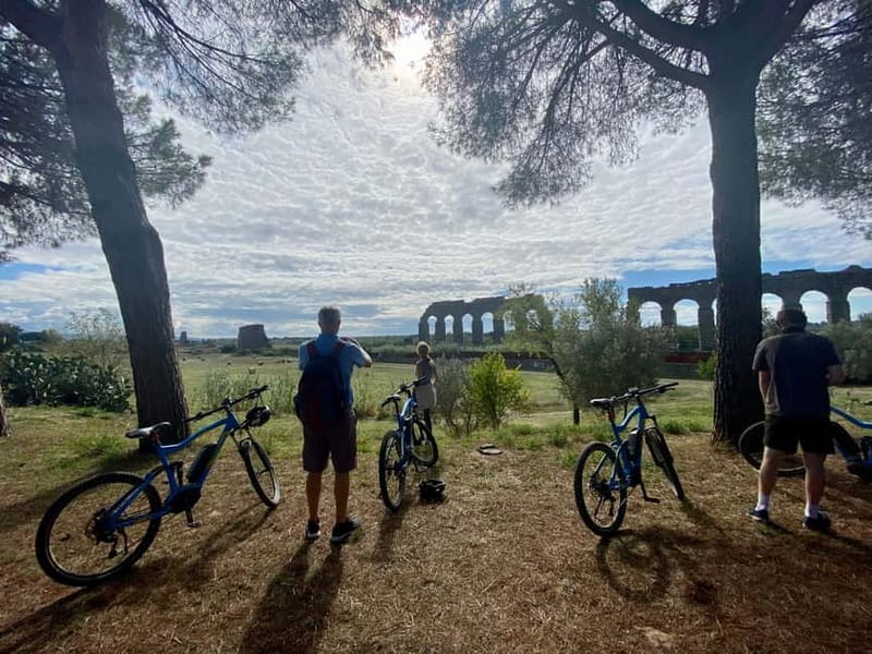 Rome:Appian Way E-bike Tour with Catacombs, Aqueducts & Food - The food break: lunch or aperitivo tasting in nature