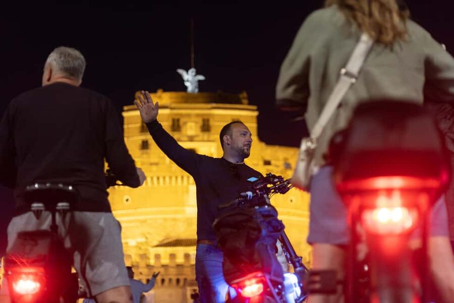 Rome by Night: E-bike Small Group Tour -Food & Wine (Option) - Castel Sant’Angelo and Piazza Navona: Photo Time Without the Whole-Day Slog