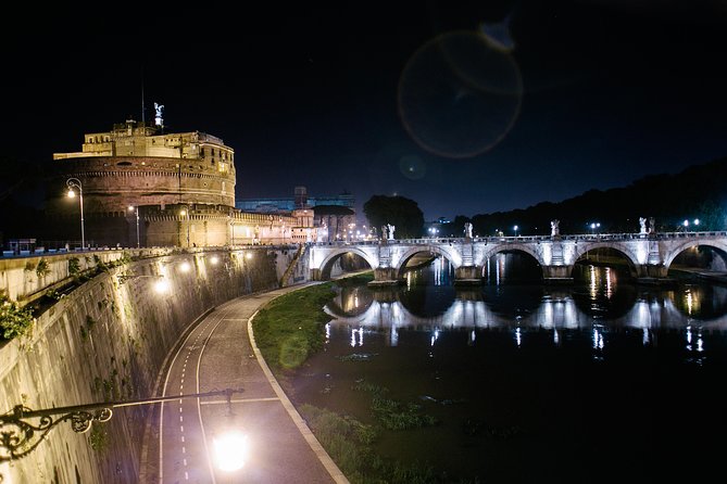 Rome By Night E-Bike Tour - Start near the Pantheon: getting on the e-bike smoothly