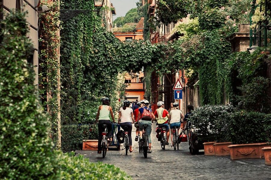 Rome: Cannondale E-Bike Tour of Top Landmarks & More - Bikes, comfort, and the small-group advantage (max 10)