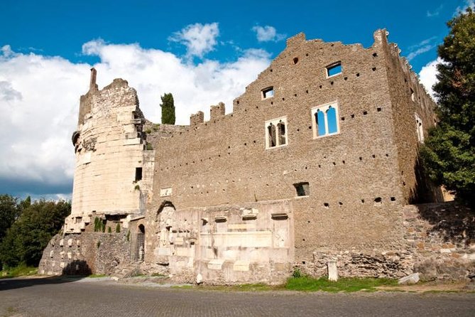 Rome E-Bike Small Group Tour of the Appian Way with Private Option - Start at Via dei Cerchi and Roll Past Circus Maximus Views