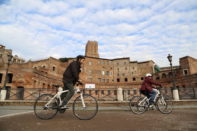 Rome E-Bike Tour – Premium Small Group with Local Guide - Piazza Navona with Bernini’s Four River Fountain and street-artist time