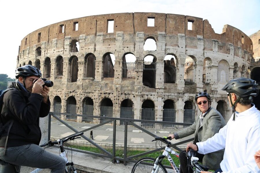 Rome E-Bike Tour – Small Group, Safe Route & Local Guide - Piazza Venezia and the Stretches Between: Where Rome Feels Lived-In
