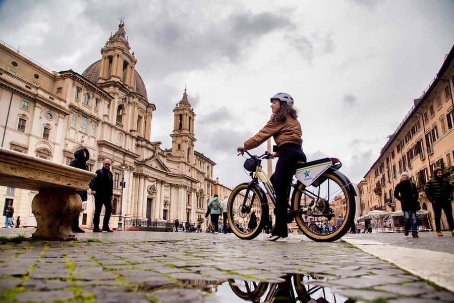 Rome: Early Morning eBike Tour - Meet your e-bikes and get oriented near Colosseo
