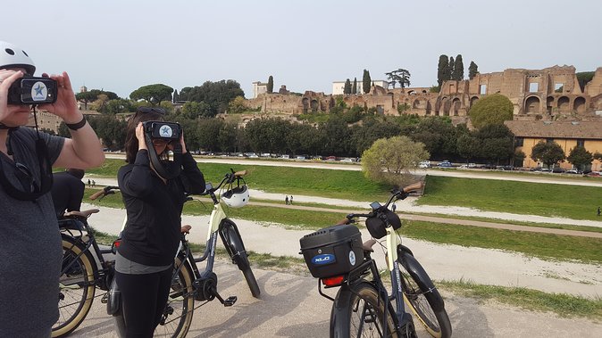 Rome: Highlights Bike Tour - From the Jewish Ghetto to Campo de Fiori: Rome’s Daily Life on Wheels