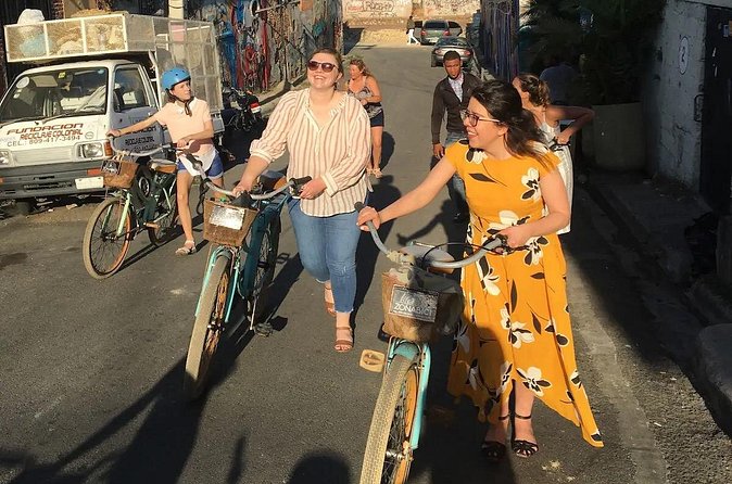 Santo Domingo: Colonial Zone Bike Tour - Stop 3: Regina’s Alley and the historic lane experience