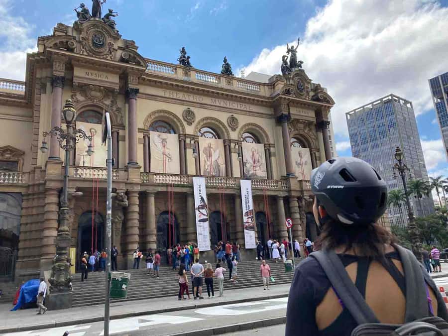 São Paulo: Downtown Historical Bike Tour - Paulista Avenue stops: MASP, Casa das Rosas, and park breaks that actually help