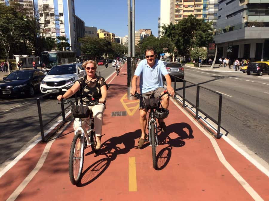 São Paulo: Downtown Historical Bike Tour - Luz Station and Pinacoteca: rail history plus museum-grade art