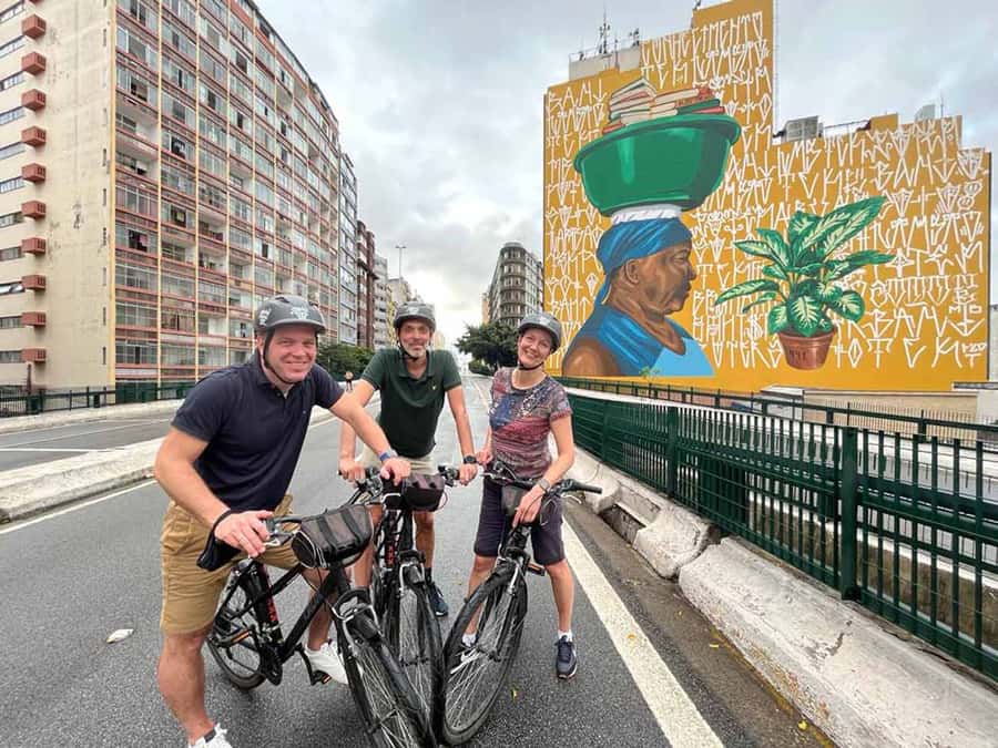 São Paulo: Downtown Historical Bike Tour - Riding logistics that matter: distance, group size, and keeping it safe