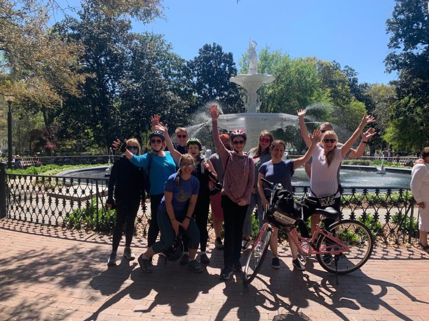 Savannah: Historic District Guided Bike Tour - Entering Savannah’s Historic District by bike
