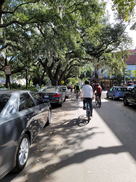 Savannah: Historical Bike Tour with Tour Guide - Best time to book and what weather can do