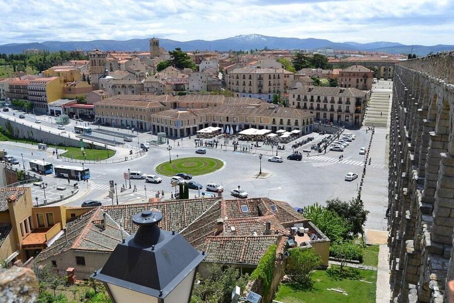 Segovia: guided route on an electric bicycle (ebike) - Iglesia de San Esteban to the local aperitif: pacing that doesn’t feel rushed