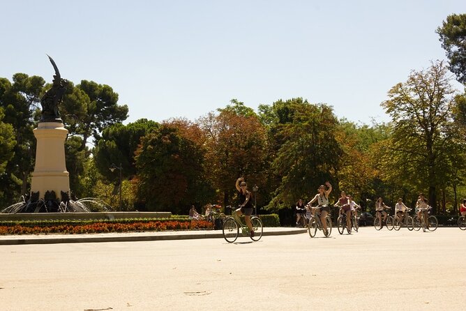 Self Guided Bike Tour at The Retiro Park at Your Own Pace - Navigating without getting stressed: maps, bike rules, and one-way quirks