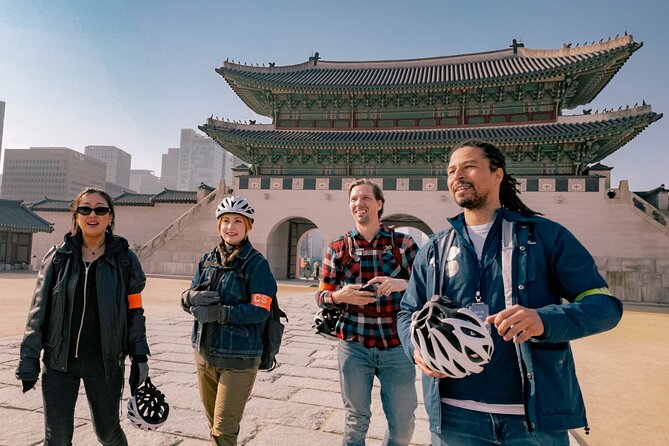 Seoul E-bike Tour - Tongin Market, Seochon, and the Blue House in One Morning