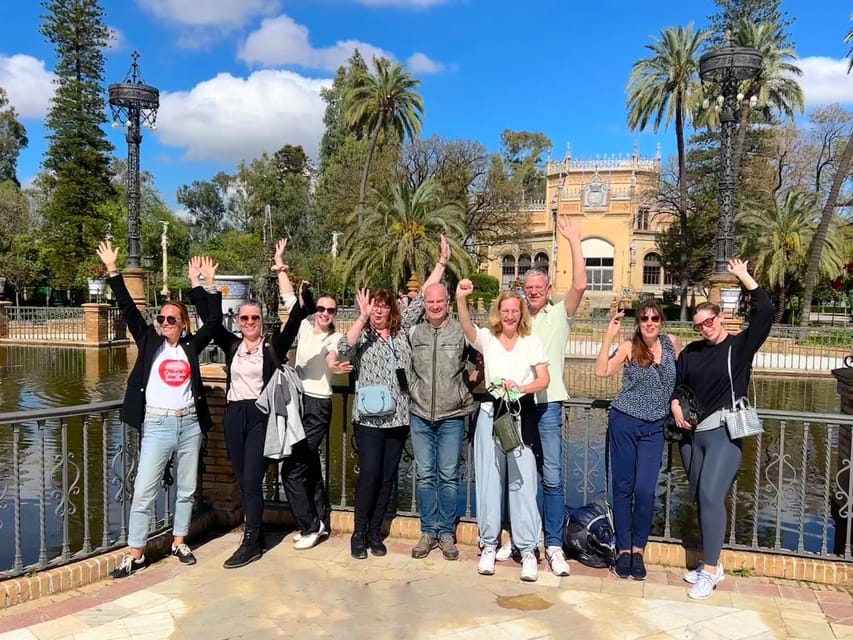Sevilla: 100% Nederlandstalige Highlights Tour op E-BIKE - Key highlights at a glance