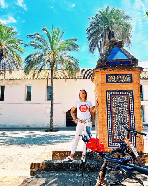 Sevilla: 100% Nederlandstalige Highlights Tour op E-BIKE - Cycling past the Giralda and Cathedral zone without getting lost in the crowd