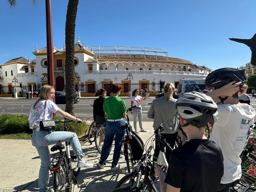 Sevilla: 100% Nederlandstalige Highlights Tour op E-BIKE - Photo opportunities and a drink stop that keep the tour human