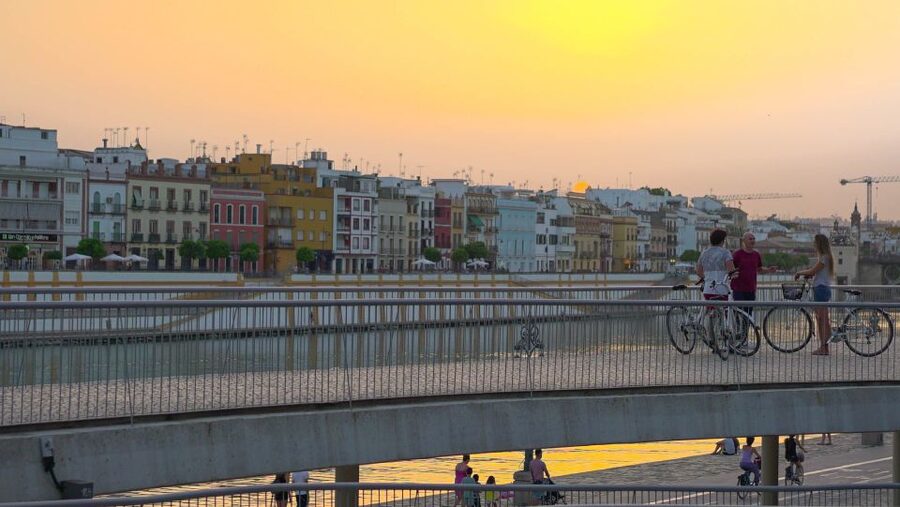 Seville: Guided Sunset Bike Tour - Your Guide Makes the Difference: Daniel, Ivan, Laura, and More