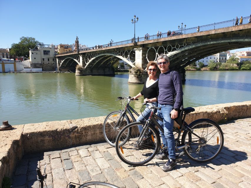 Seville: Highlights Bike Tour with Local Guide - Guides, Group Size, and What Makes the Ride Feel Safe