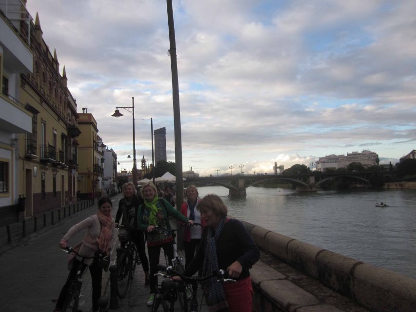Seville: Highlights City Bike Tour - Cathedral Area Panoramas: Big Church Energy, Bike-View Style