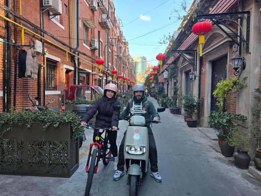 Shanghai Must-See and Foodie Test Bike Tour( Day & Night) - Food stops: how the snack element fits the ride