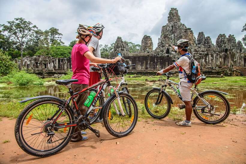 Siem Reap: Angkor Wat Sunrise Bike Tour & Jungle Breakfast - Sunrise on Angkor Wat: why starting early changes everything