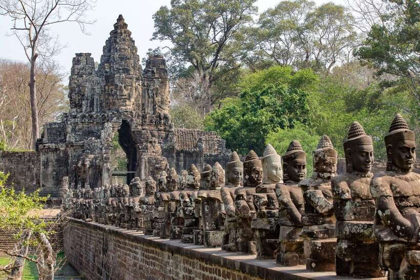 Siem Reap: Angkor Wat Sunrise Bike Tour & Jungle Breakfast - Biking the Angkor trails: the fun part, plus the “watch your step” moments