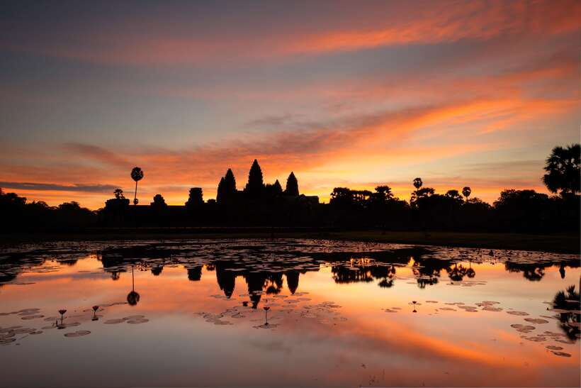 Siem Reap: Angkor Wat Sunrise Bike Tour & Jungle Breakfast - Quick tips to make your day smoother on the ground