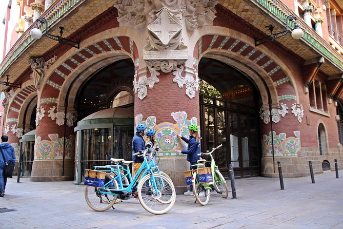 Sights of Barcelona E-Bike Tour Led by a Local Guide - The route from Arc de Triomf into El Born: architecture plus texture