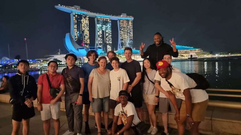 Singapore: Marina Bay Night Tour by Bicycle - Small risks worth planning for