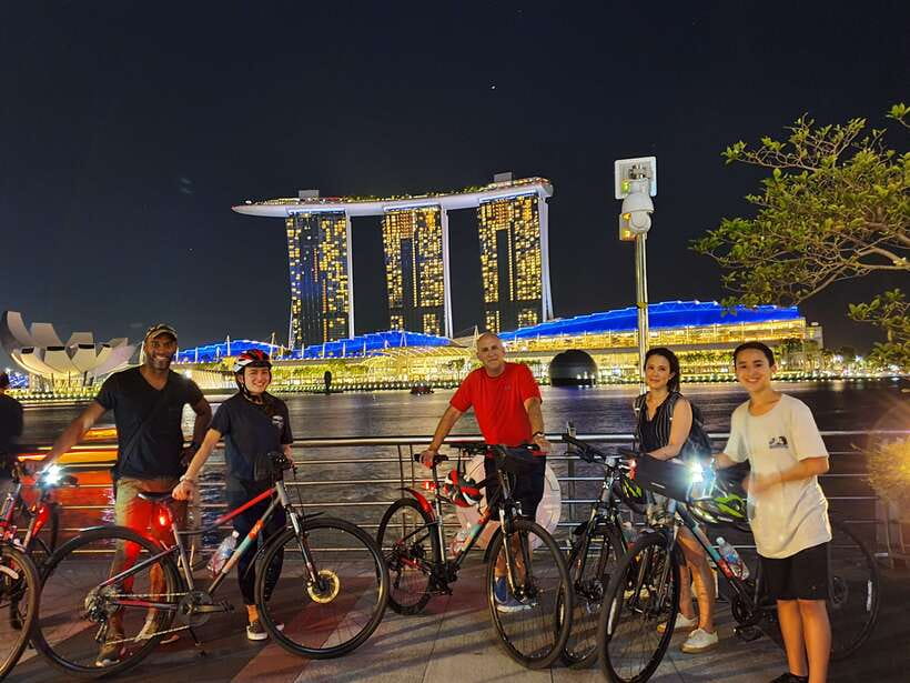 Singapore: Marina Bay Night Tour by Bicycle - Why Marina Bay looks different on a bike at night
