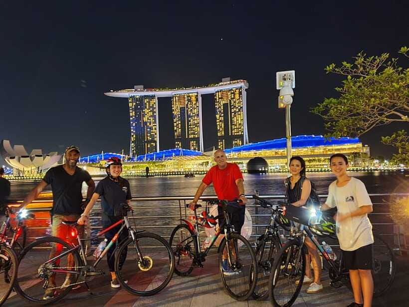 Singapore: Marina Bay Night Tour by Bicycle - Comfort and safety: flat riding, bike fit, and lights that matter