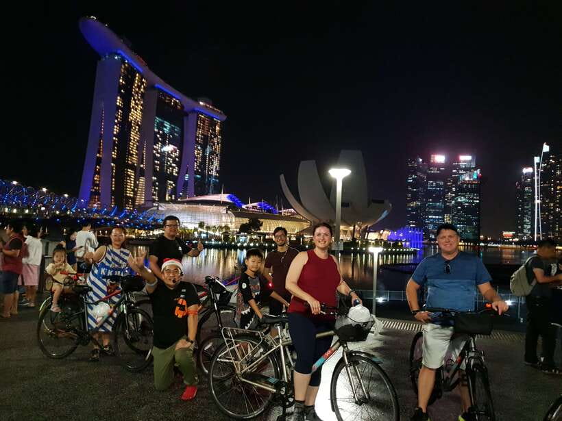 Singapore: Marina Bay Night Tour by Bicycle - Meeting point and getting ready without stress