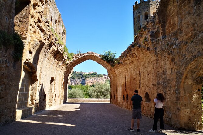 Small Group E-bike Experience from Orvieto to Civita with Lunch - Roads, gravel, and group flow: how the up-to-10 size changes the day