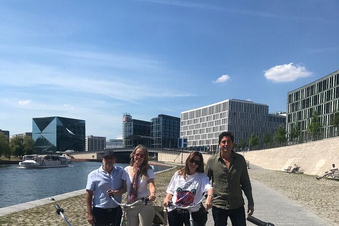 Small-Group Historical Bike Tour in Berlin - Stop 2: Oranienburgerstraße and the Jewish New Synagogue Area
