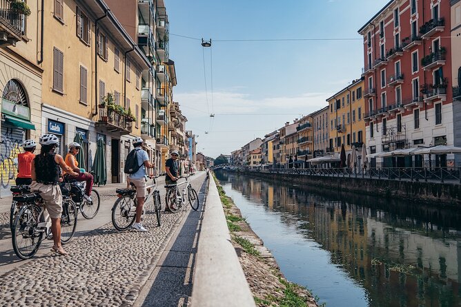 Small-group Milan Highlights e-Bike Tour - Piazza Gae Aulenti and the modern Milan cue
