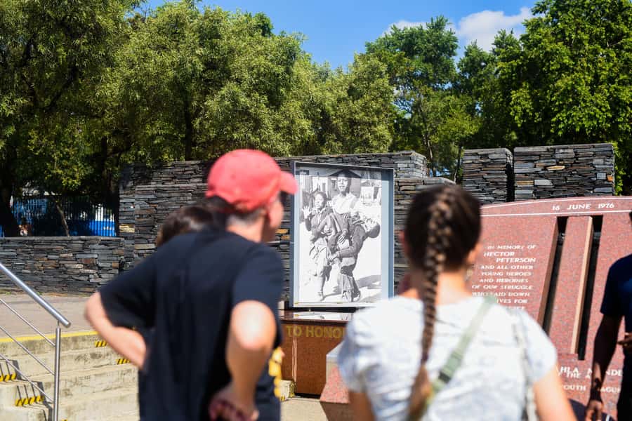 Soweto: Guided Bicycle Tour with Lunch - Mzimhlophe Internet Café and the everyday side of Orlando West