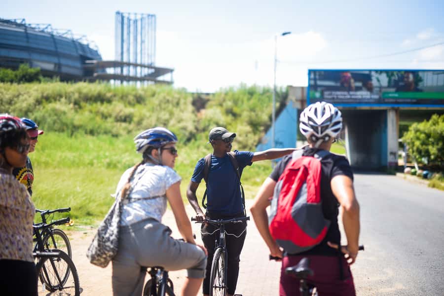 Soweto: Guided Bicycle Tour with Lunch - Lunch on Vilakazi Street: kota, conversation, and a breather
