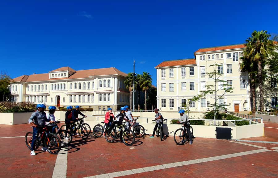 Stellenbosch: Historical Bike Tour & Wine Tasting - Should you book this Stellenbosch bike-and-wine day?